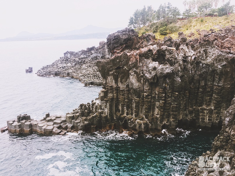 Daepo Jusangjeolli Cliff